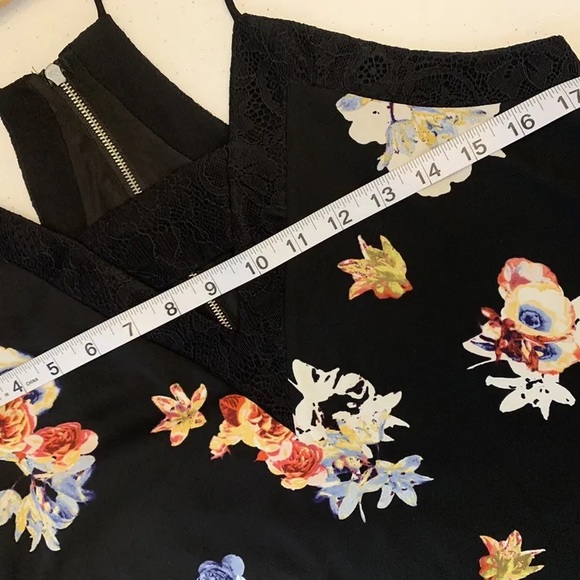 Express Black Floral Lined Zip Up Tank Top Medium - Picture 7 of 13